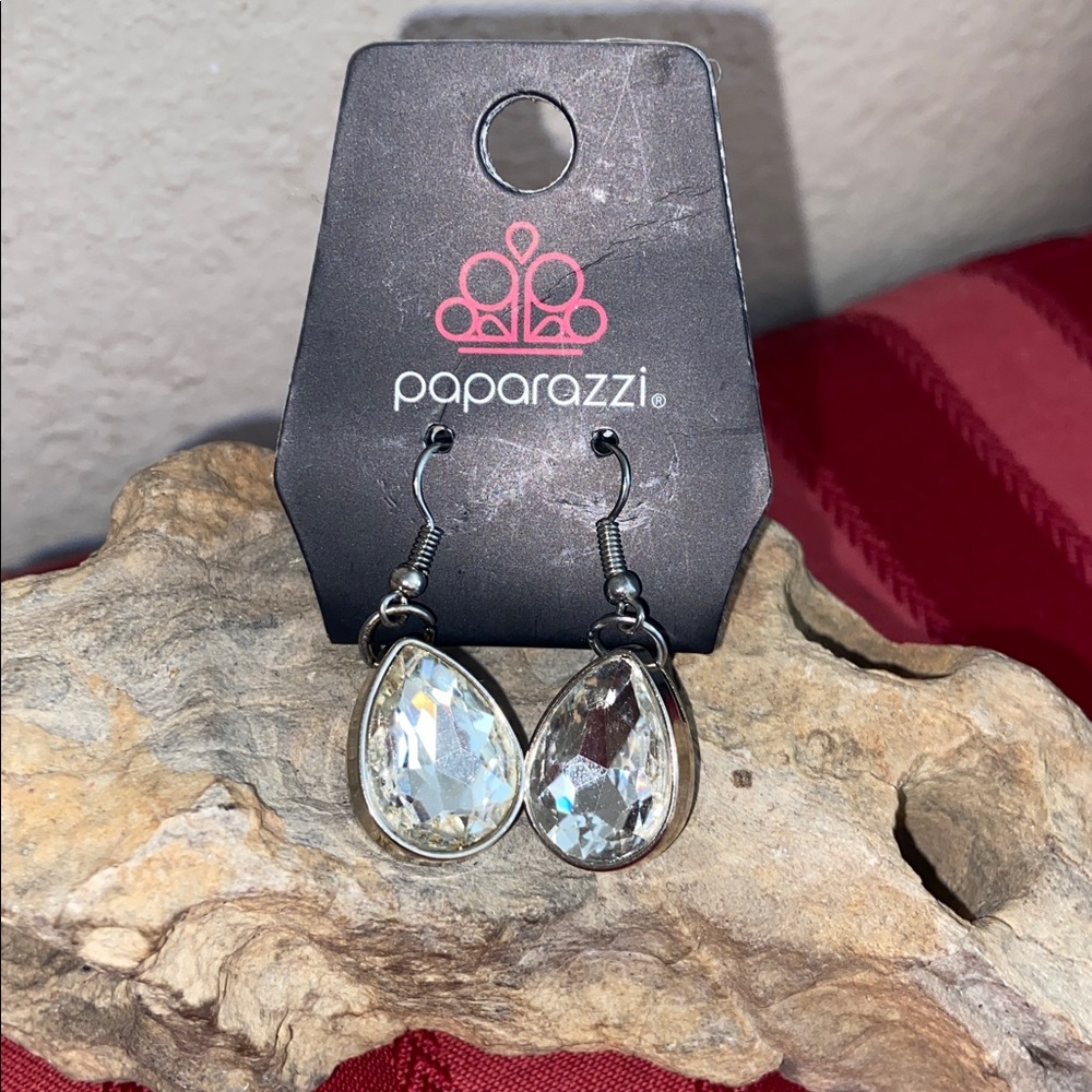 5/$10❤️❤️❤️NEW Old Stock PAPARAZZI RHINESTONED TEAR DROP EARRINGS